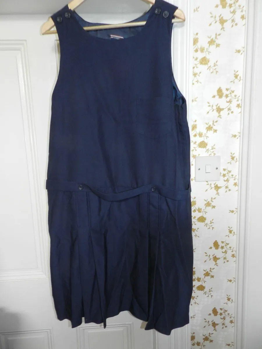 school uniform - Image 1