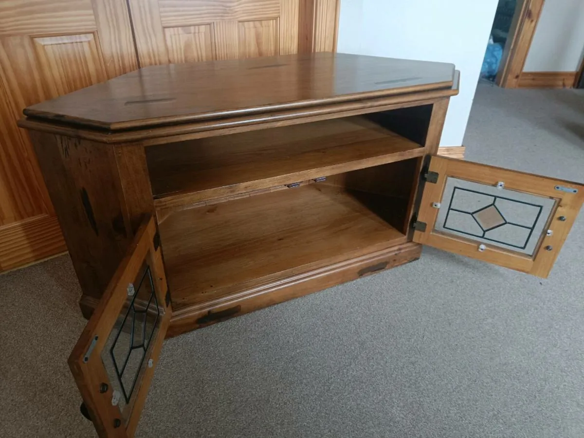 TV Unit - Image 2