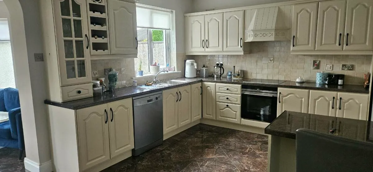 Kitchen and Appliances - Image 2