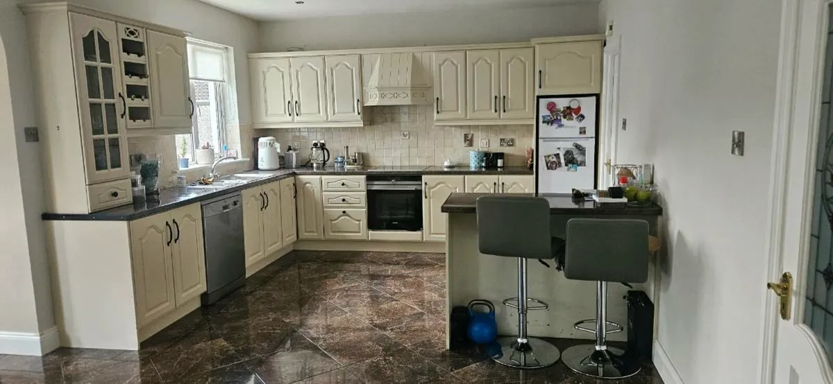 Kitchen and Appliances - Image 4