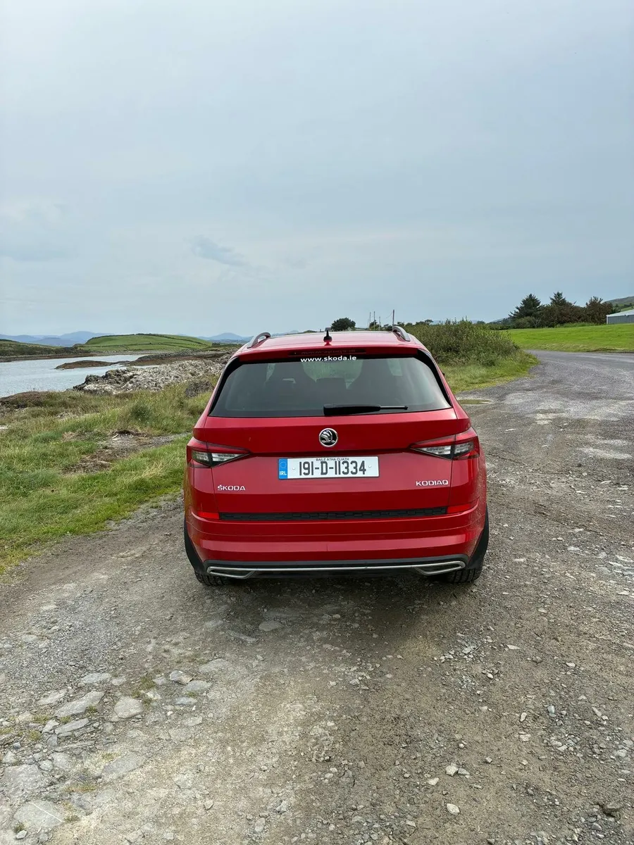 Car - Image 3