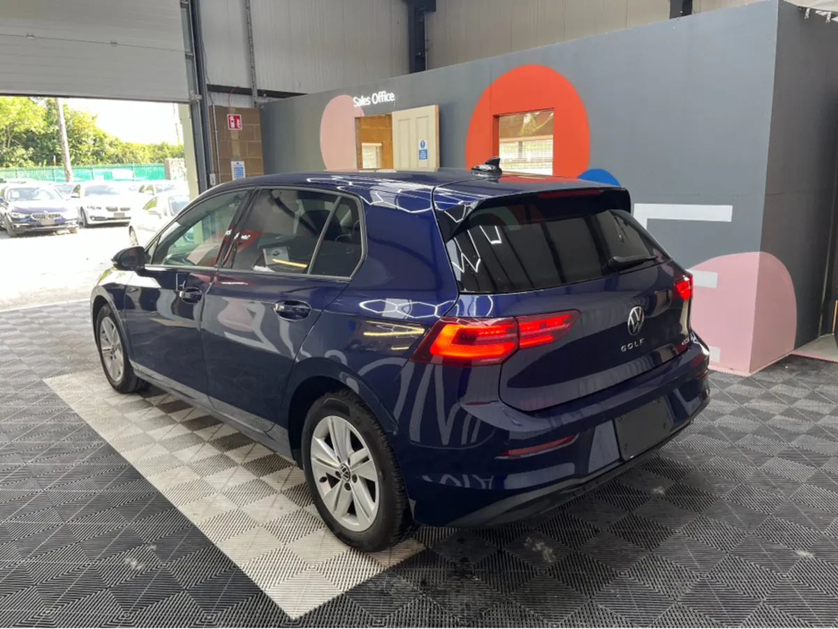Volkswagen Golf 1.0 ETSI ACTIVE / 46k KMs / REVERS - Image 4