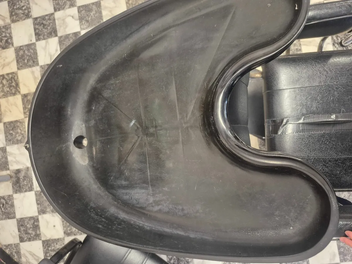 Hair dryer - Hairdressing salon equipment - Image 3