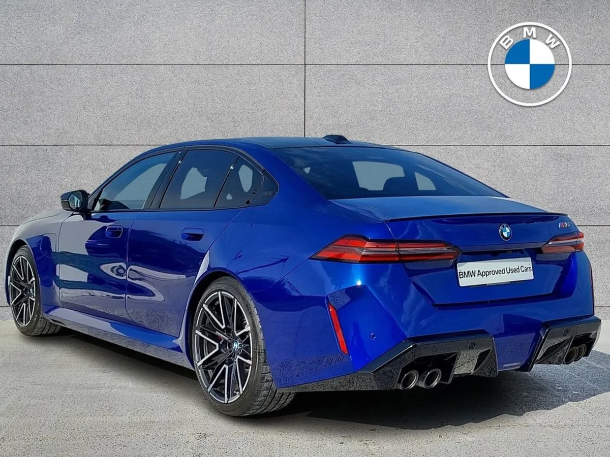 BMW M5 Saloon - Image 3