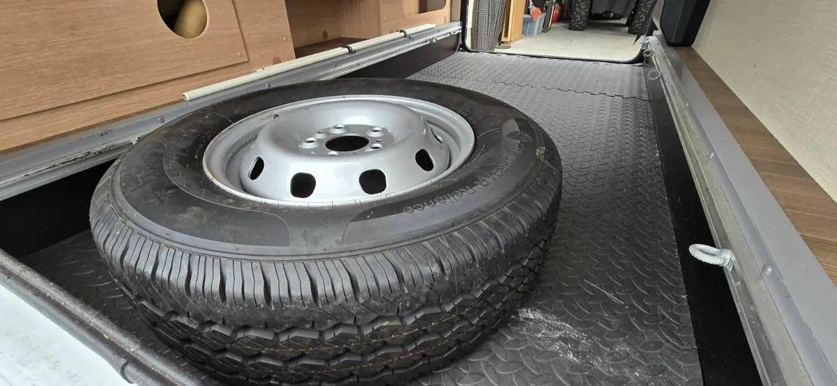 Motorhome - Image 3