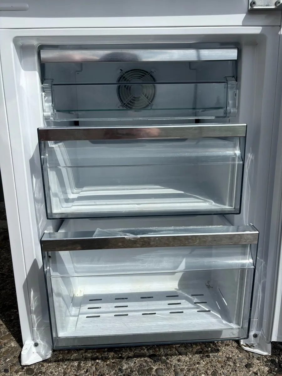 Belling fridge freezer / Integrated - Image 4