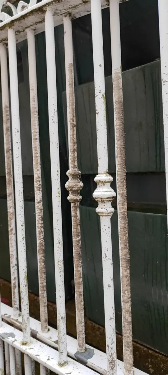 Iron gates - Image 4