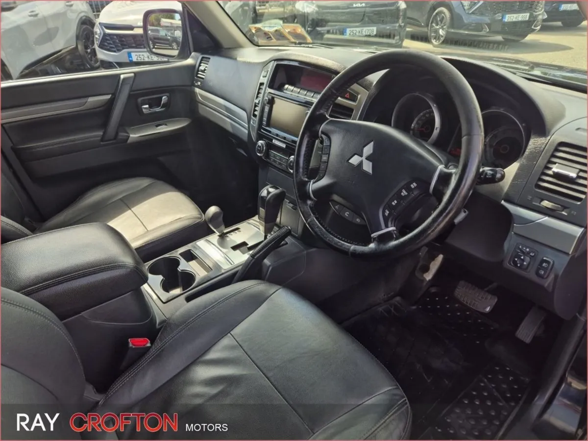 Mitsubishi Pajero Pajero LWB N1 5-st At(n) 4DR A - Image 2