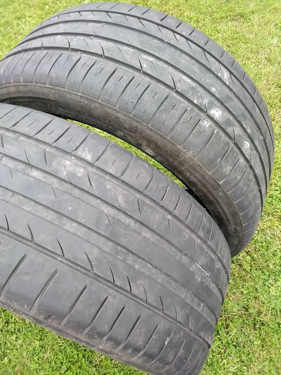 255/40/20 tyres x5 - Image 4