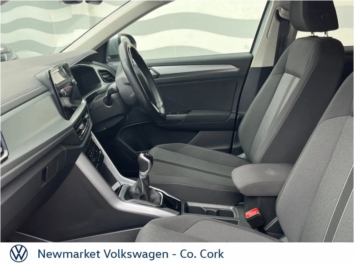 Volkswagen T-Roc 2.0tdi 116BHP Life 6 Speed Rear - Image 4
