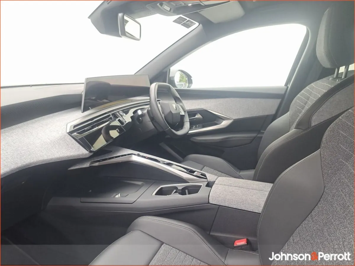 Peugeot 5008 1.2 Hybrid 136bhp E-dcs6 Allure - Image 3