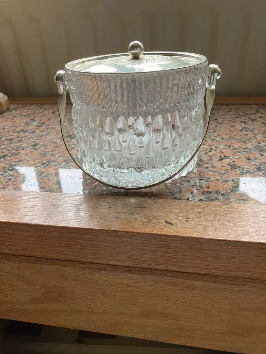 Crystal ice bucket
