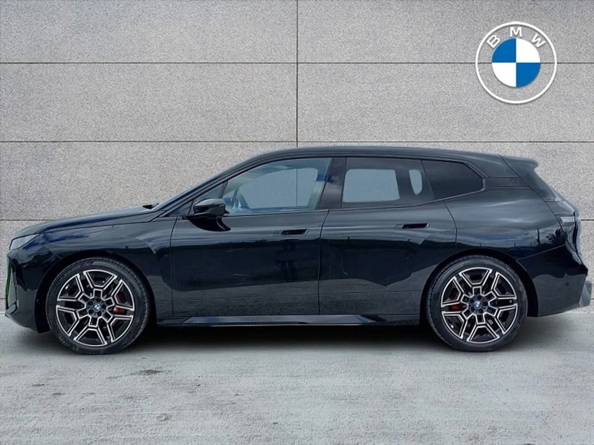 BMW IX Xdrive45 M Sport New Model - Image 3