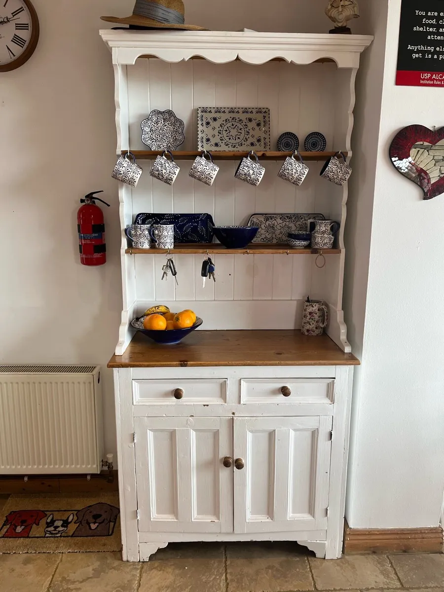 Kitchen dresser