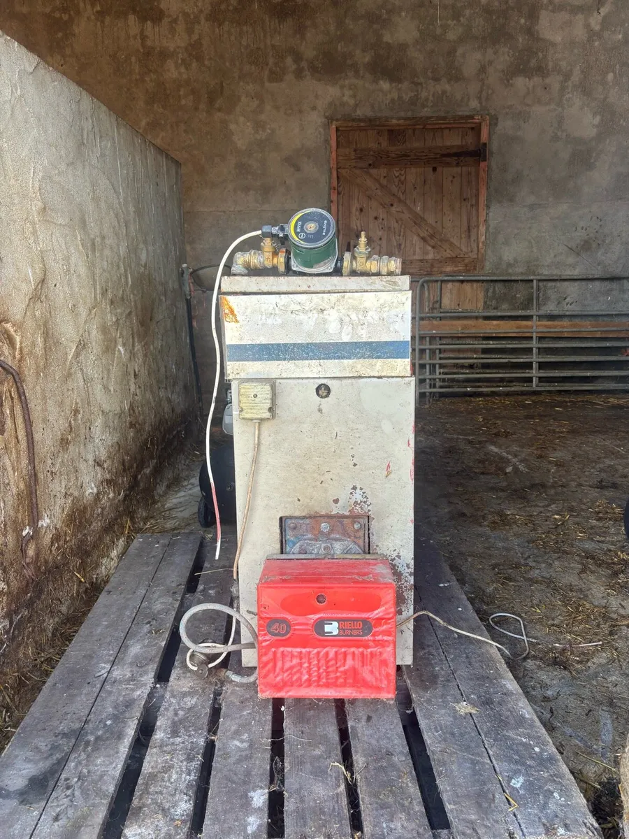 Oil boiler/air compressor - Image 1