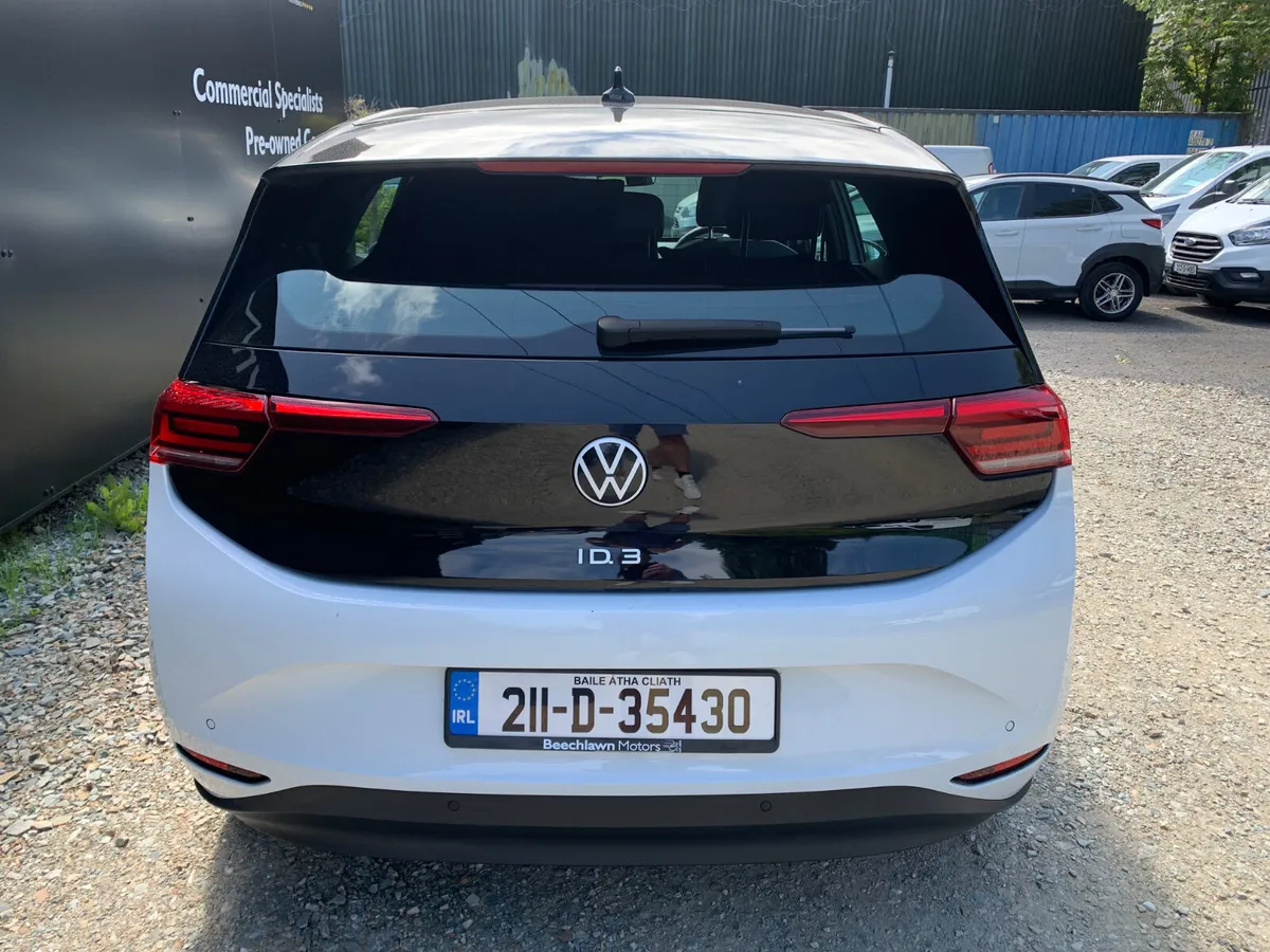 VOLKSWAGEN ID.3 PRO LIFE 58 KWH 204 BHP AUTO - Image 4