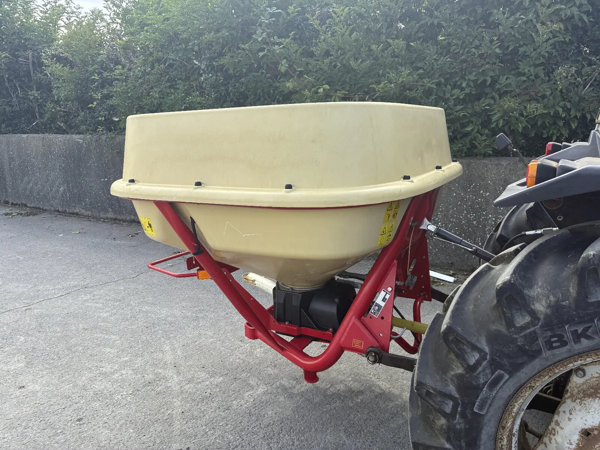 Vicon PS1354 Fertiliser Sower - Image 2