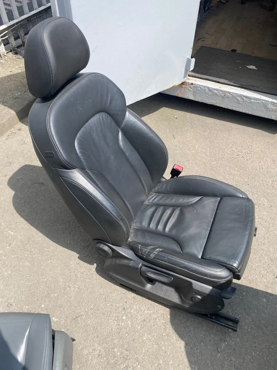 Driver seat - Image 3