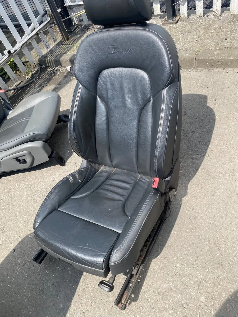 Driver seat - Image 4