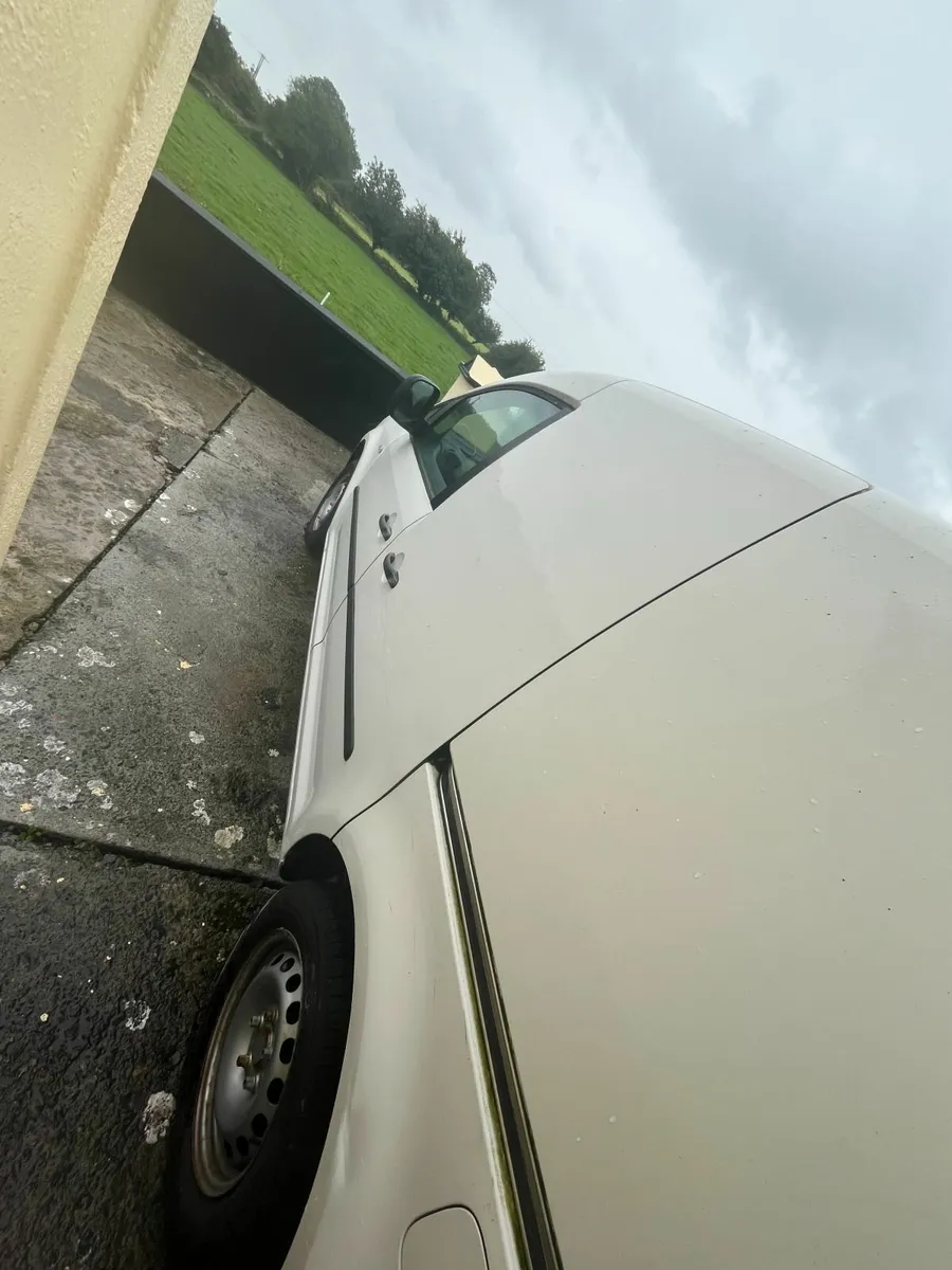 Volkswagen Caddy 2006 - Image 2