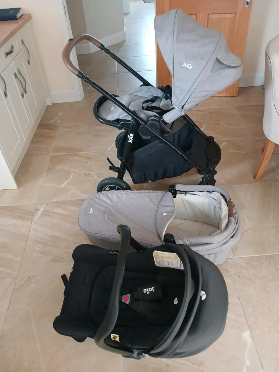 Joie full travel system - Image 2