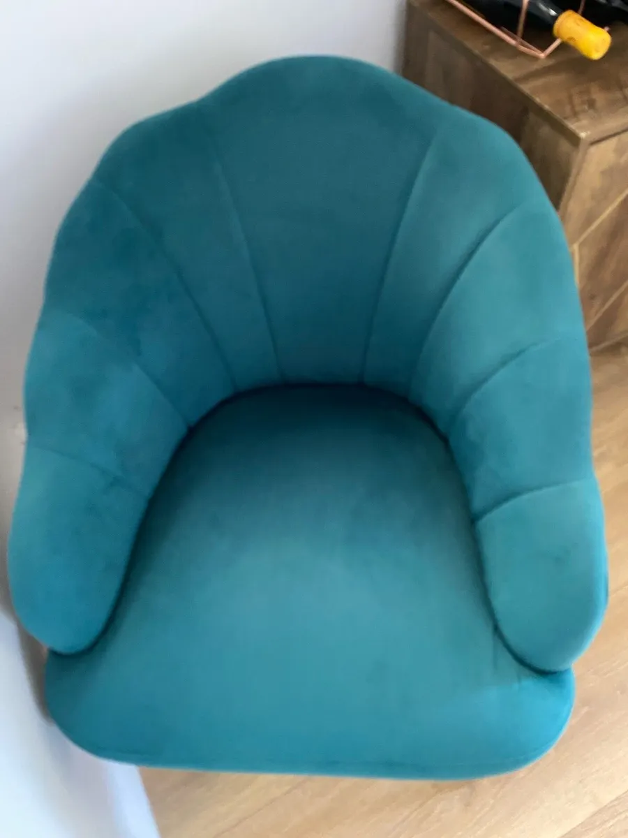 Accent chair - Image 4