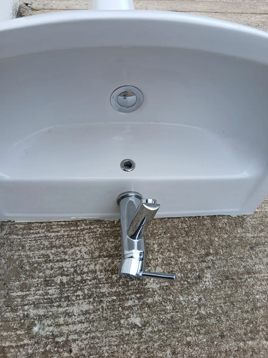 Bathroom Sink - Image 2