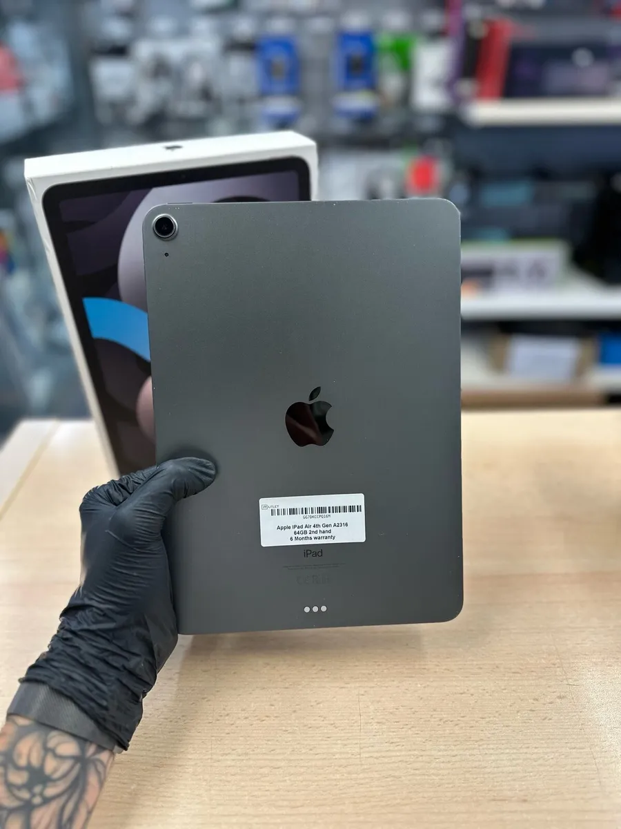 Apple iPad 4TH 64gb A2316 - Image 1