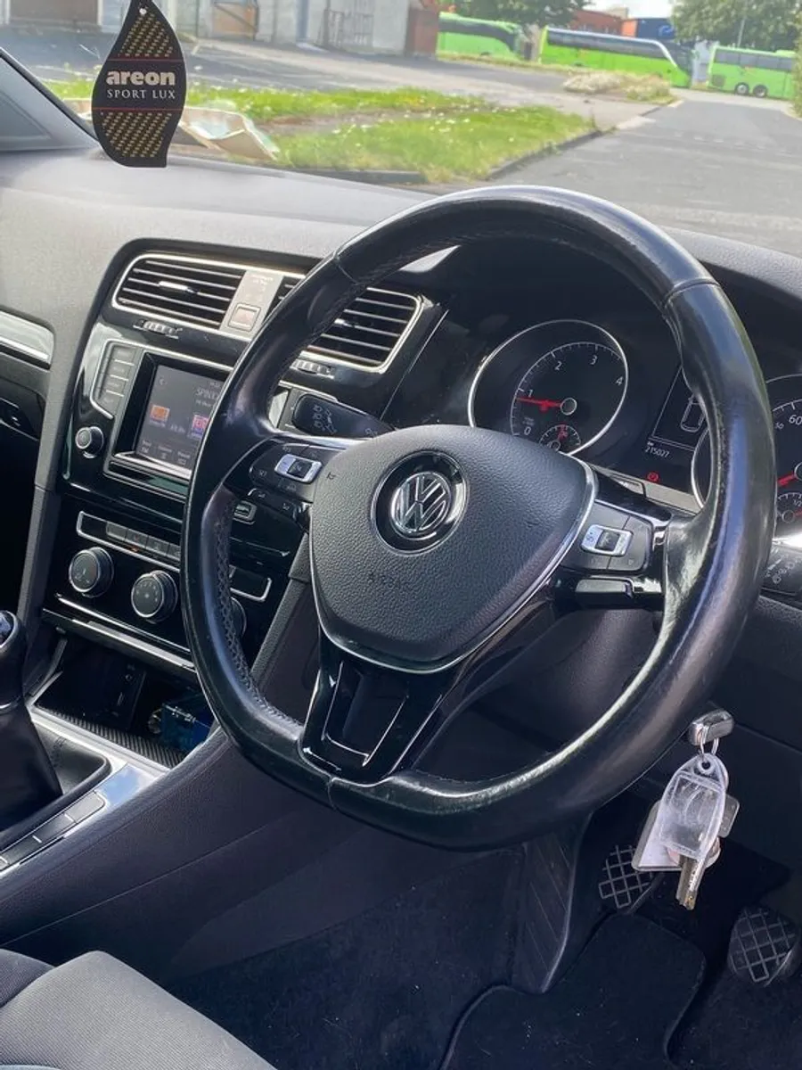2014 Volkswagen Golf - Image 3