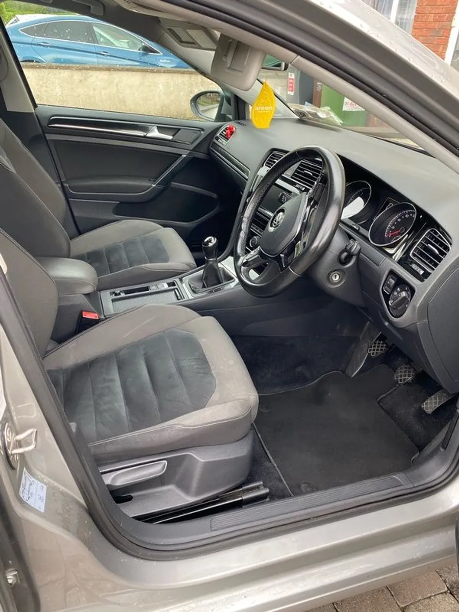 2014 Volkswagen Golf - Image 4