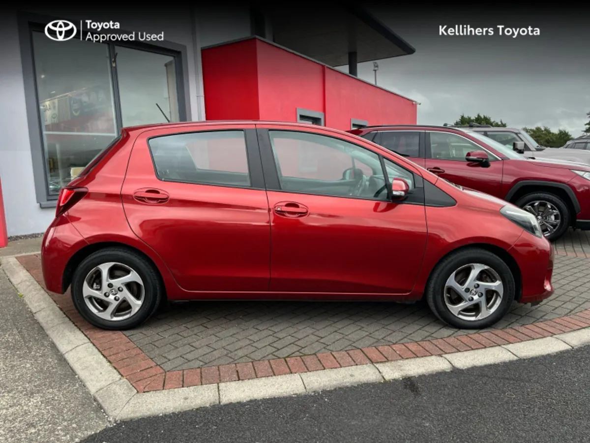 Toyota Yaris HYBRID ELECTRIC ICON - Image 3
