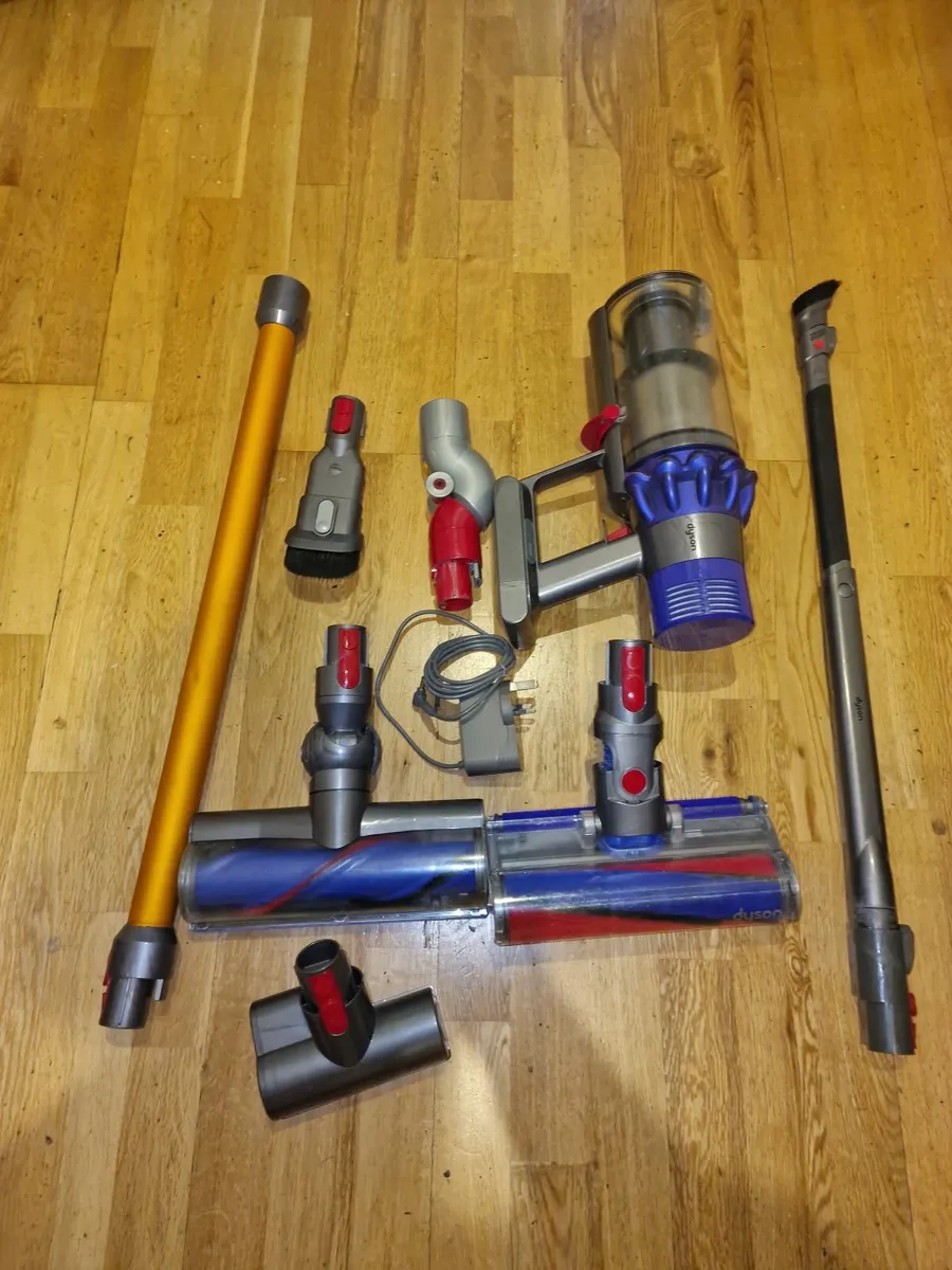 Dyson V10 Absolute - Image 1