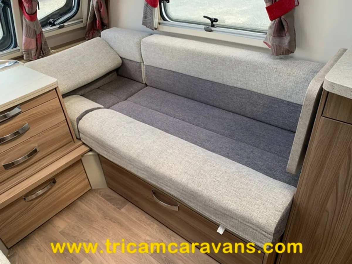 2018 Swift Challenger 645/4 Twin Axle Island Bed - Image 4