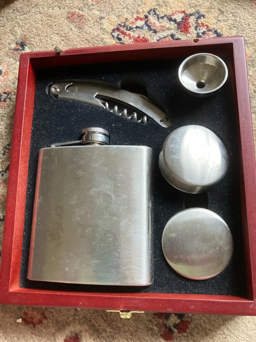 Whisky Hip Flask set
