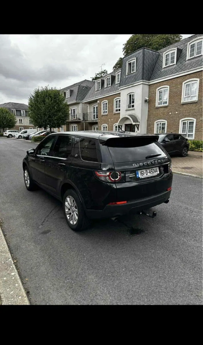 Land Rover Discovery Sport 2016 - Image 2