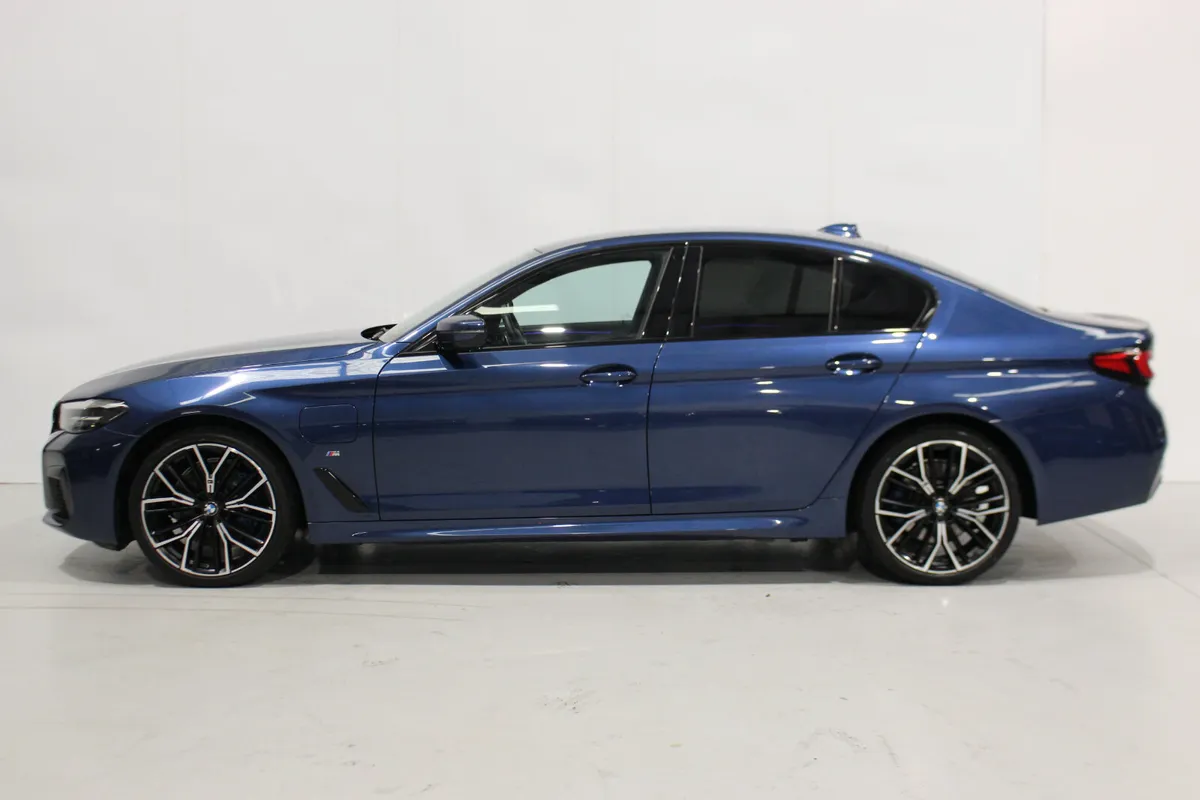 2021 BMW 5-Series 530E M SPORT - Great Spec! - Image 4