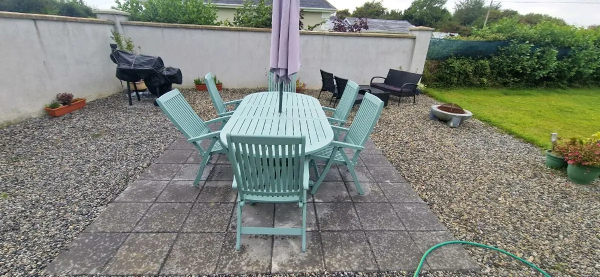 Garden table and 6 chairs - Image 4