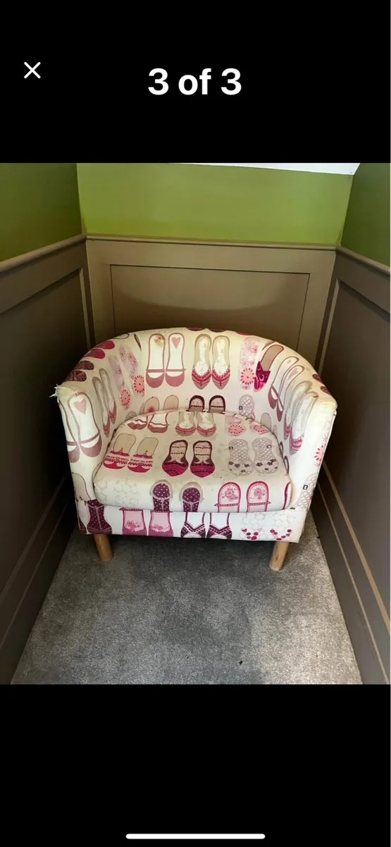 Bubble chair with upholstered material - Image 1