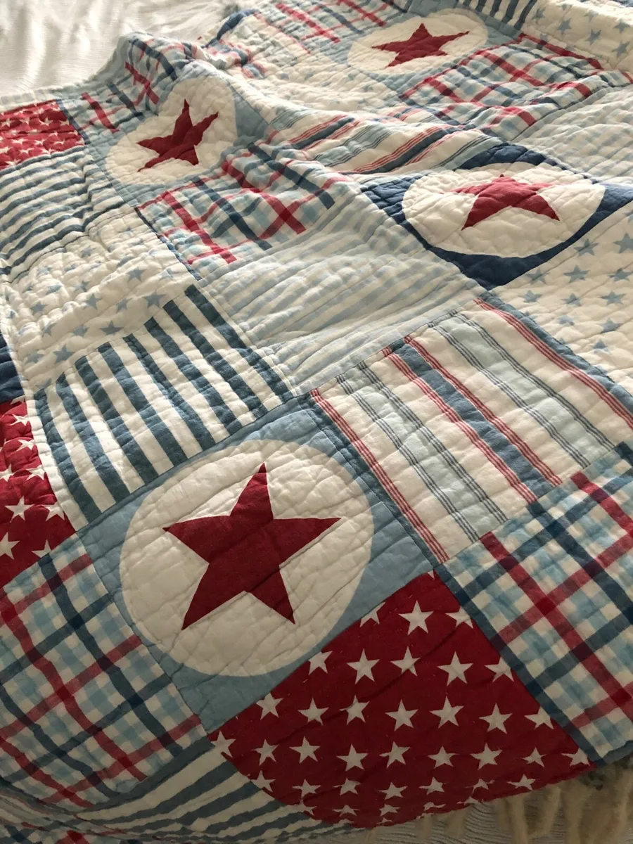Quilted bedspread/throw - Image 1