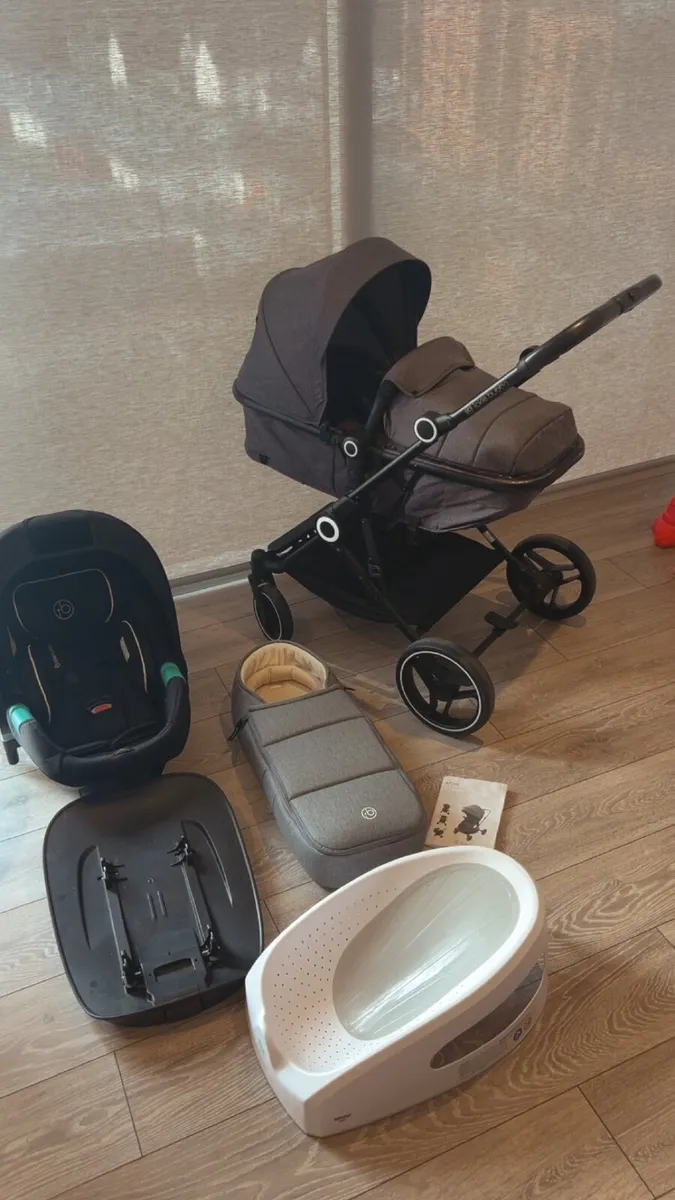 Pram - Image 2