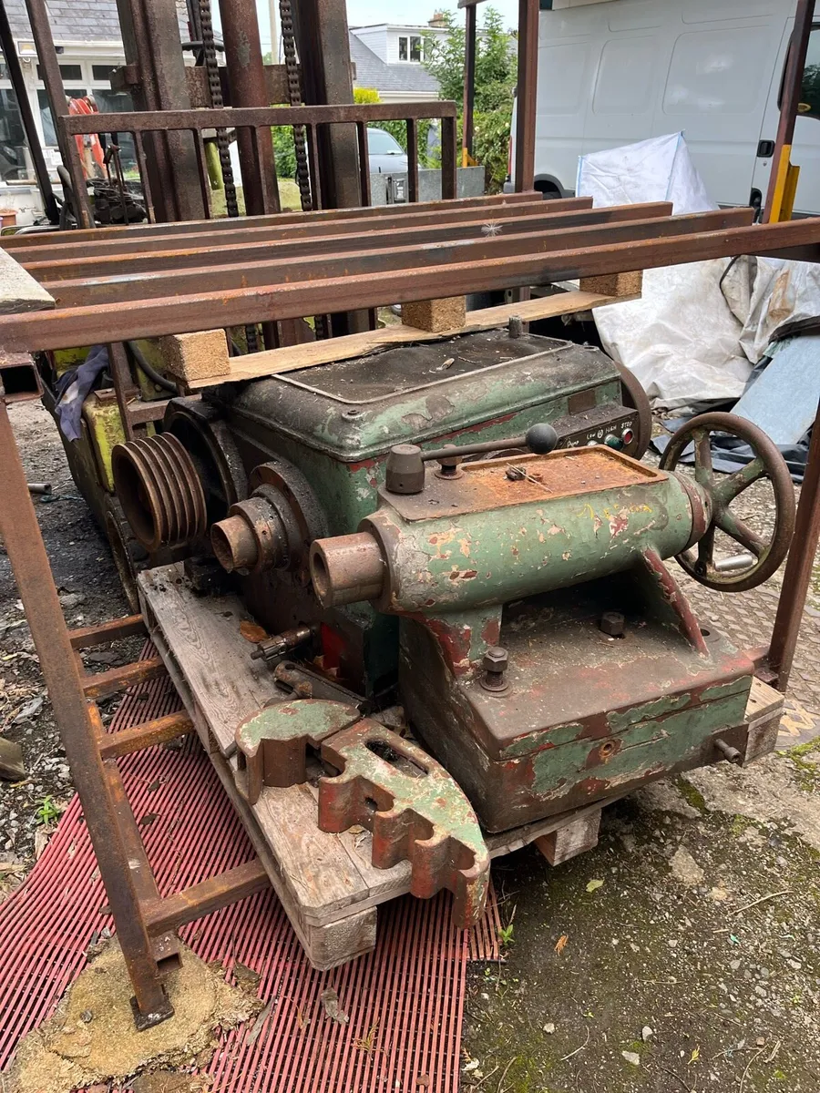 Parts lathe - Image 1