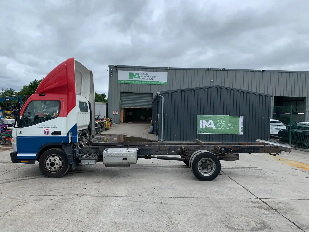 BID ONLINE NOW - 2016 MITUSBISHI FUSO CHASSIS CAB - Image 2