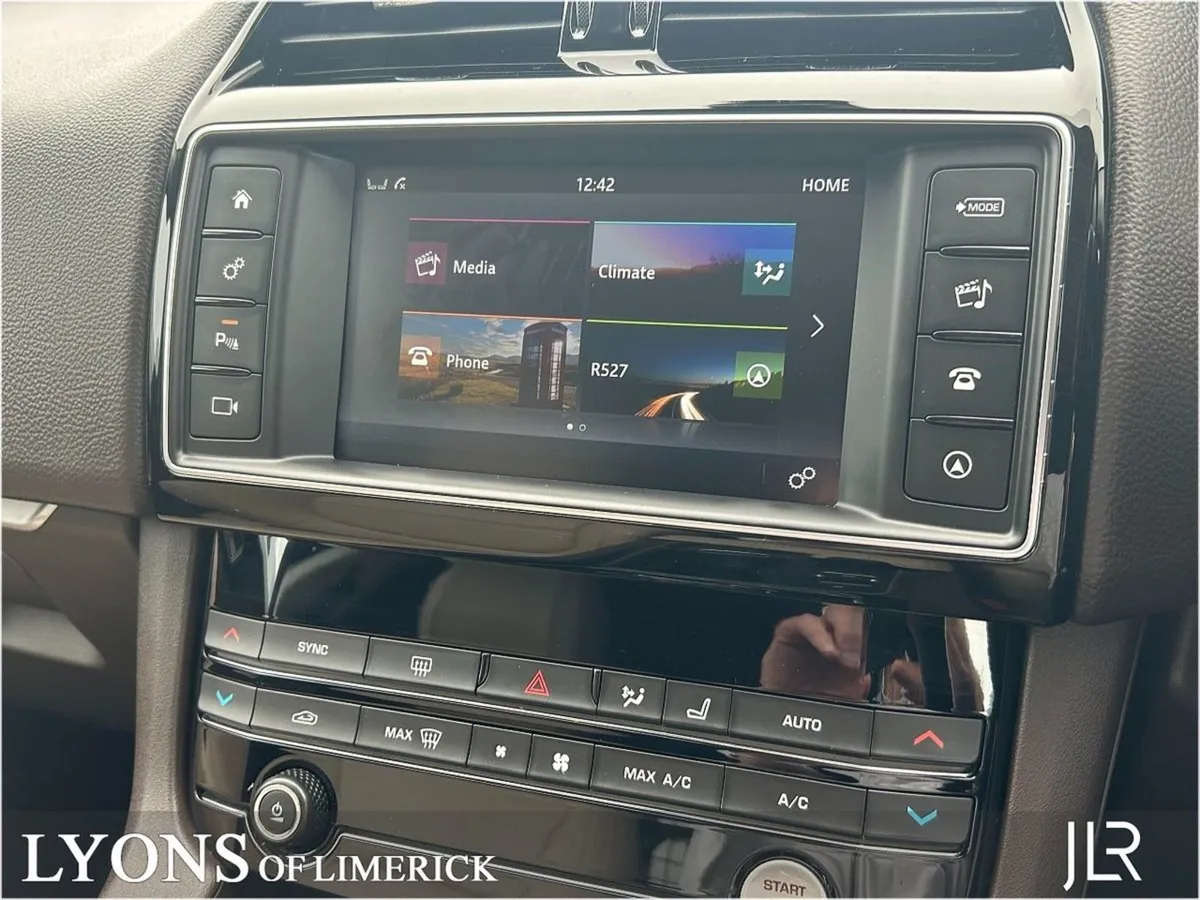 Jaguar F- PACE Jaguar F-pace 2.0 D 2 Seater Comme - Image 4