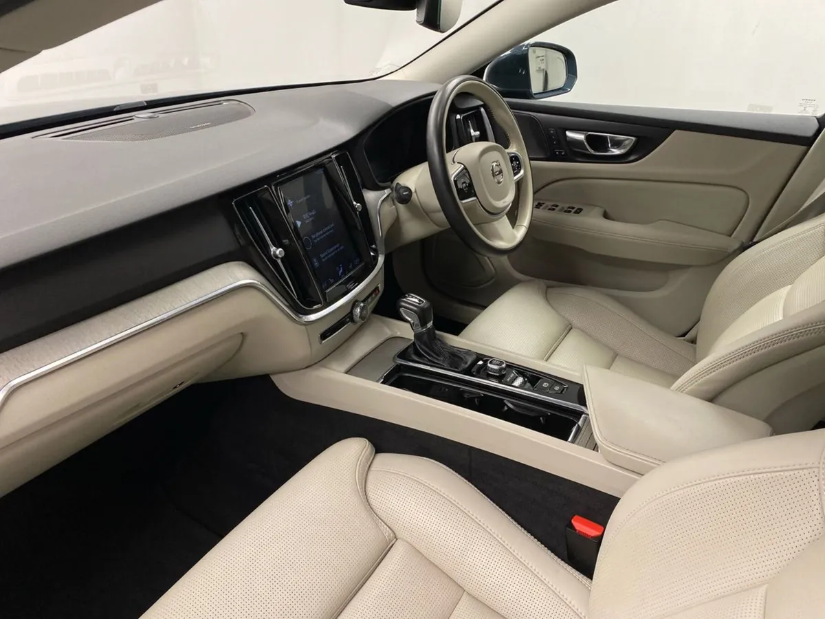 Volvo V60 D3 (150hp) Inscription Automatic - Image 2