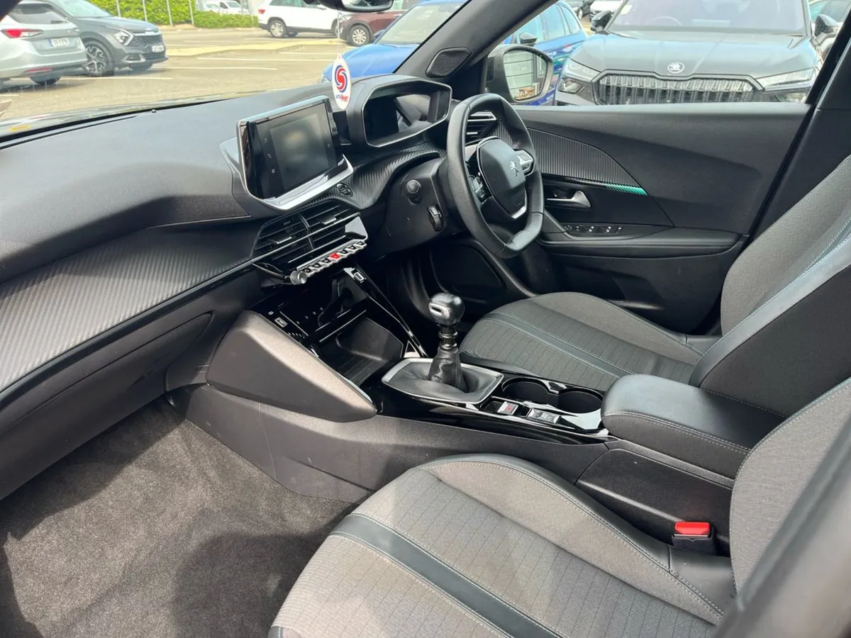 Peugeot 2008 1.2 100bhp Allure - Image 2