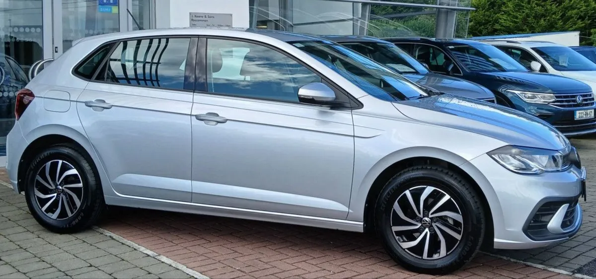 Volkswagen Polo Life 1.0 TSI 95hp  app Connect  F - Image 2