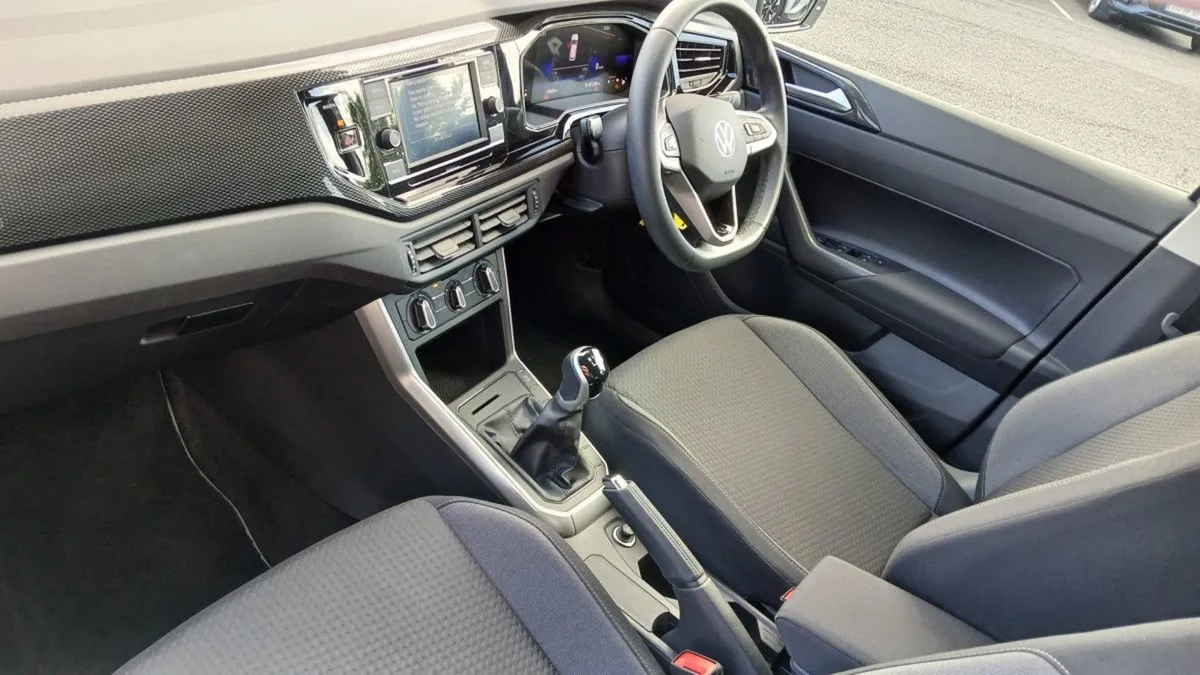 Volkswagen Polo Life 1.0 TSI 95hp  app Connect  F - Image 3