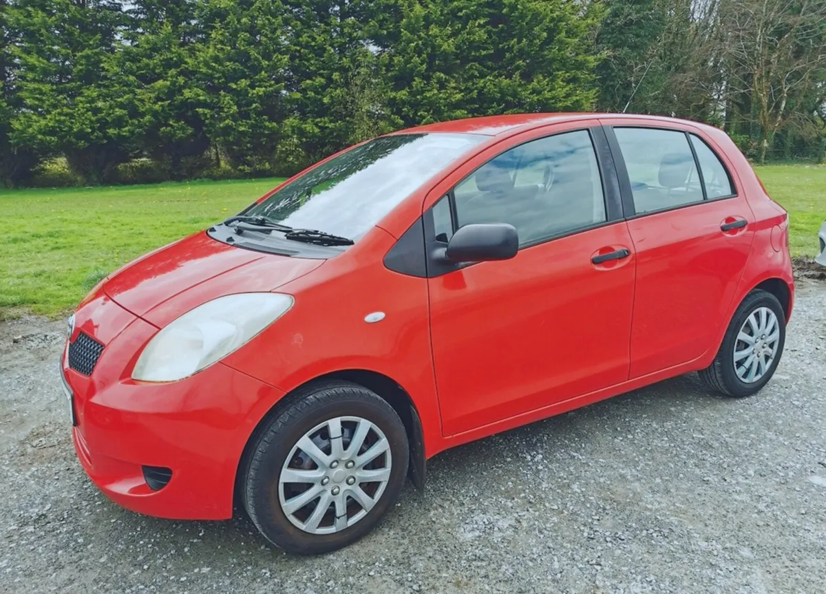 Toyota yaris 07 - Image 2
