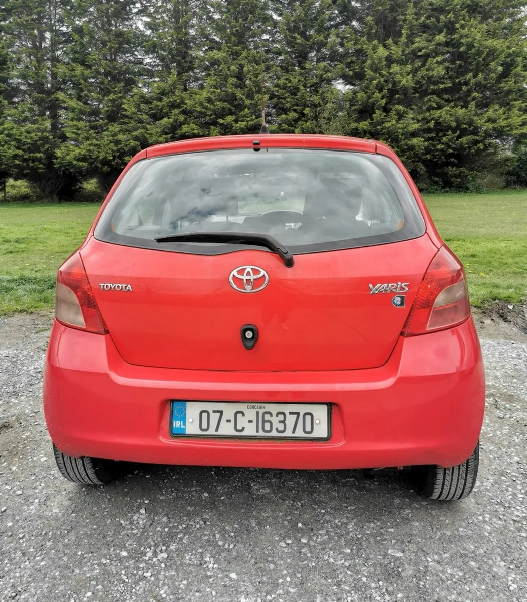 Toyota yaris 07 - Image 4