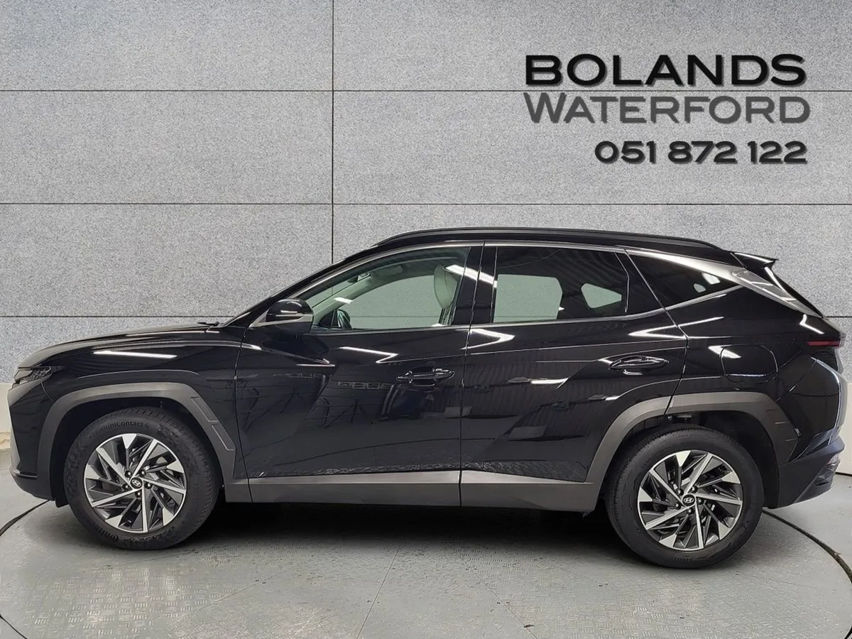 Hyundai Tucson 2WD Executive Plus - Image 3